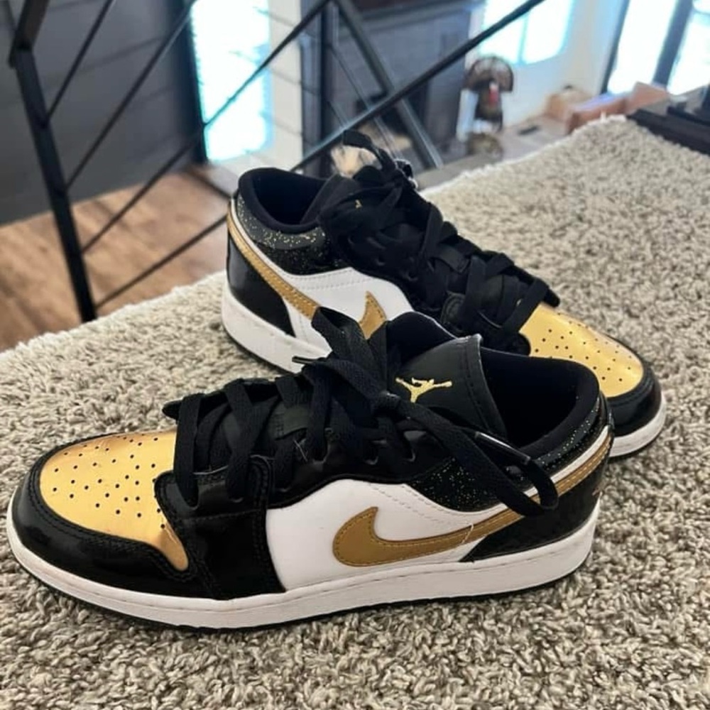 Nike Jordan 1’s